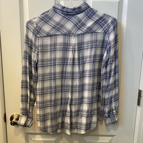 Due South Plaid Button-Down Top - Picture 3 of 4